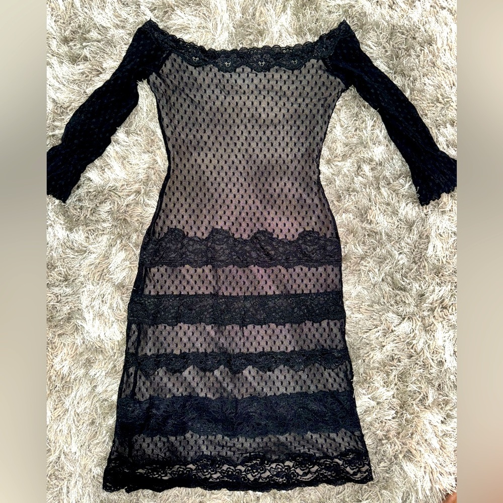 Betsey Johnson VINTAGE BLK off shoulder dot-net dress! Women’s size P💕💐💕